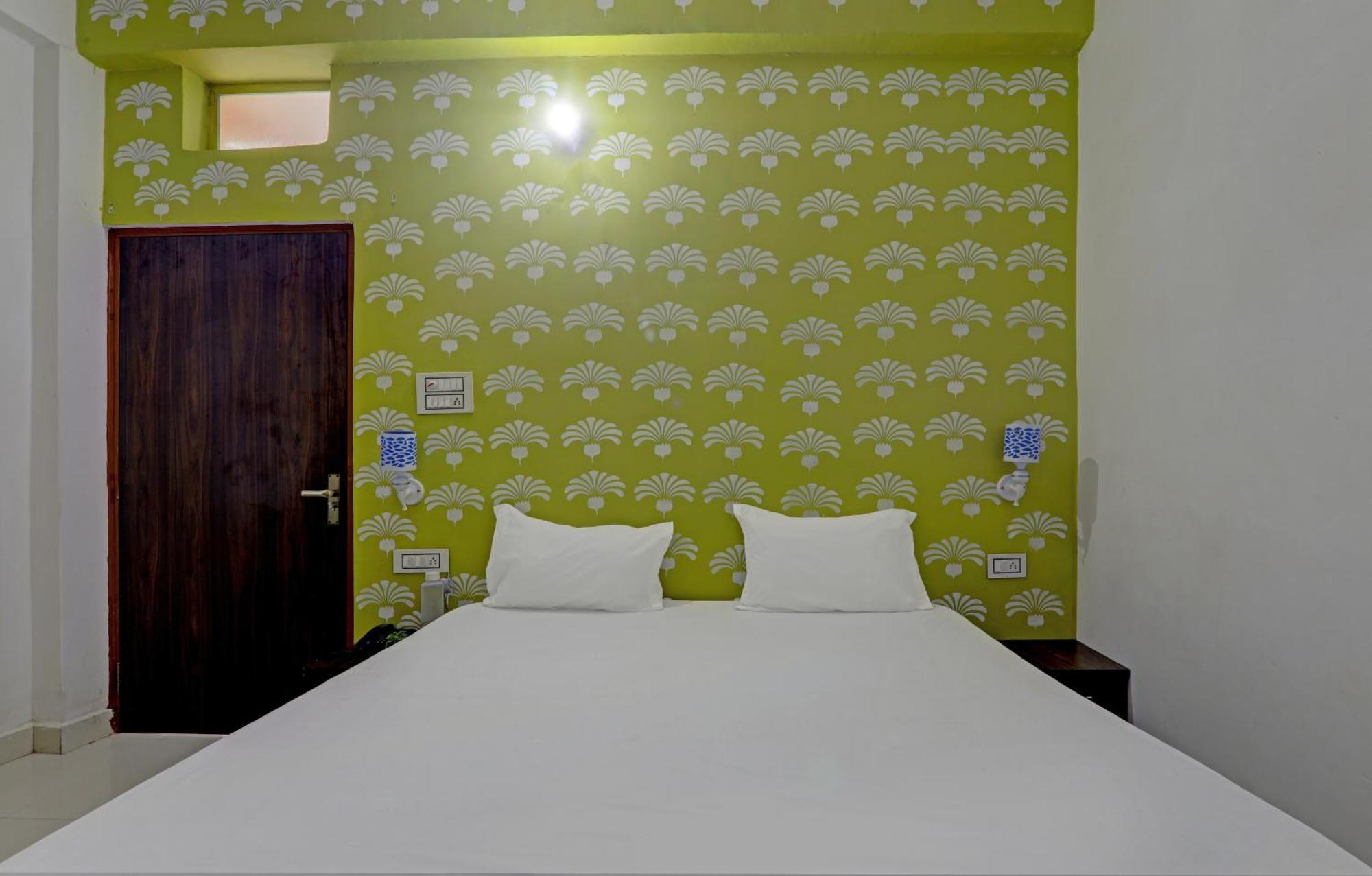 Pura Raghunāth Hotel O Surya Inn מראה חיצוני תמונה