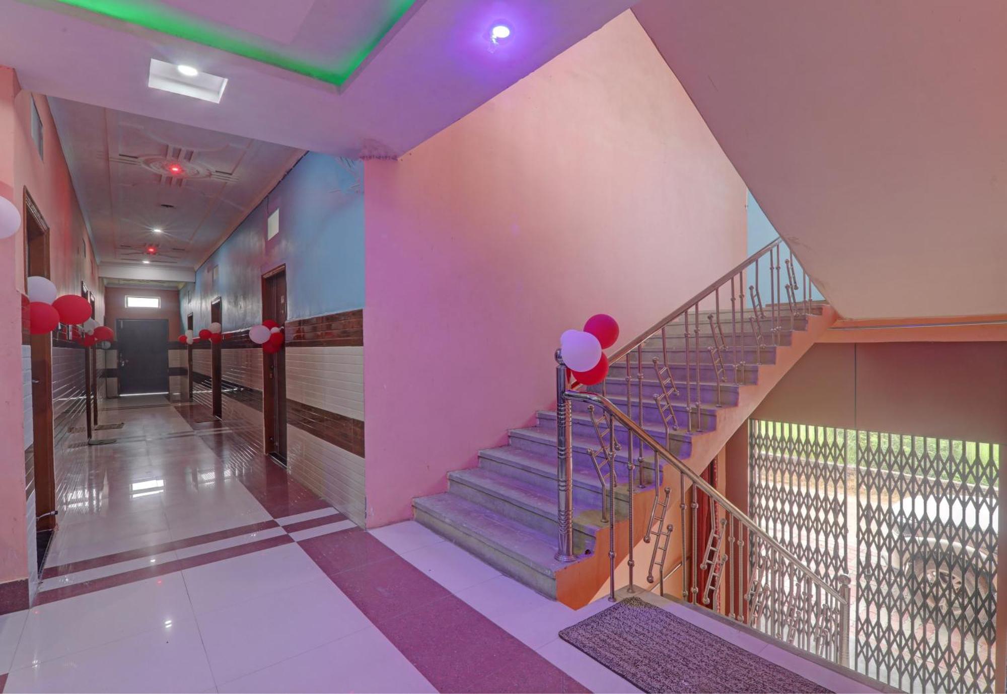 Pura Raghunāth Hotel O Surya Inn מראה חיצוני תמונה