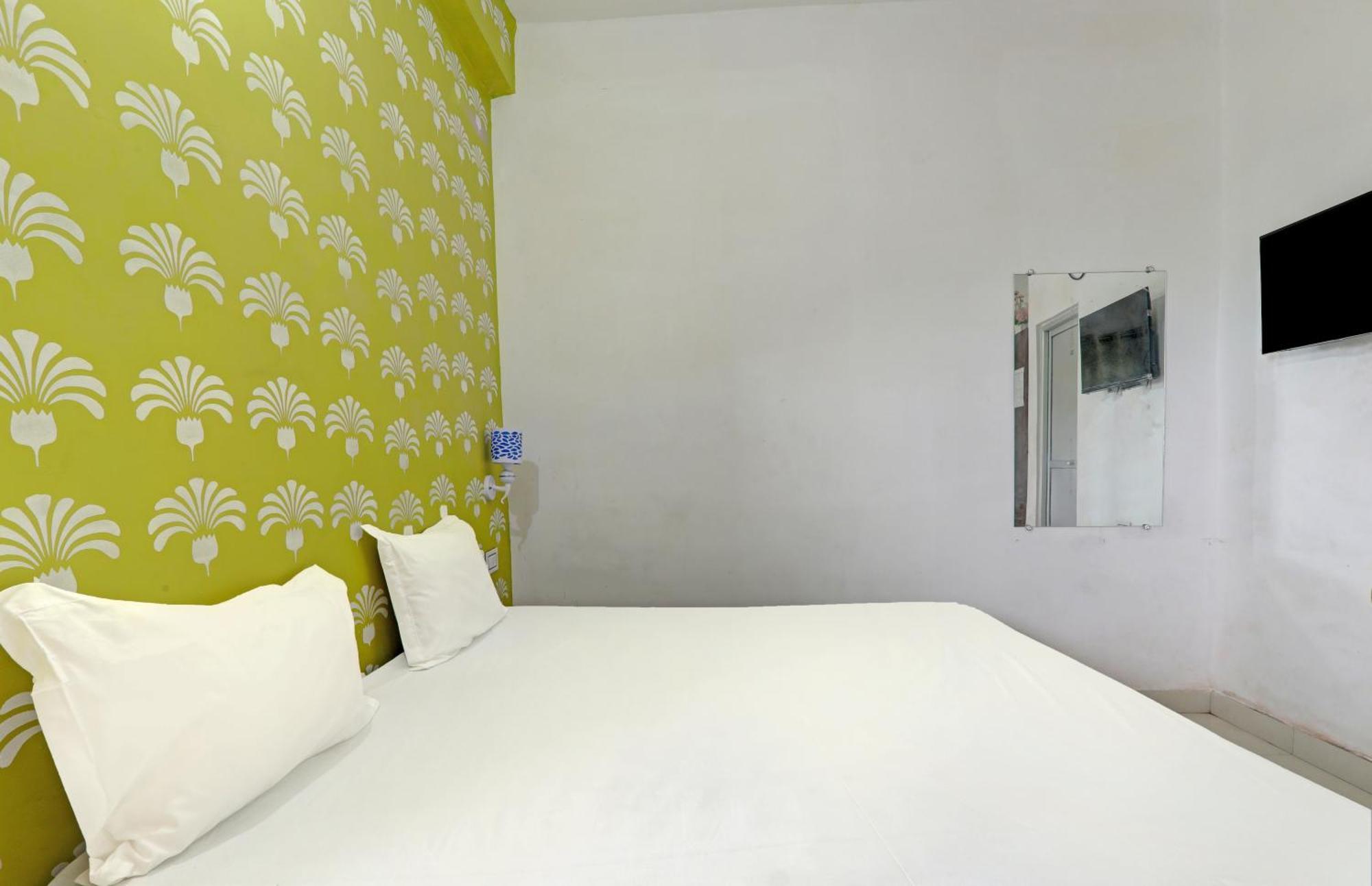 Pura Raghunāth Hotel O Surya Inn מראה חיצוני תמונה