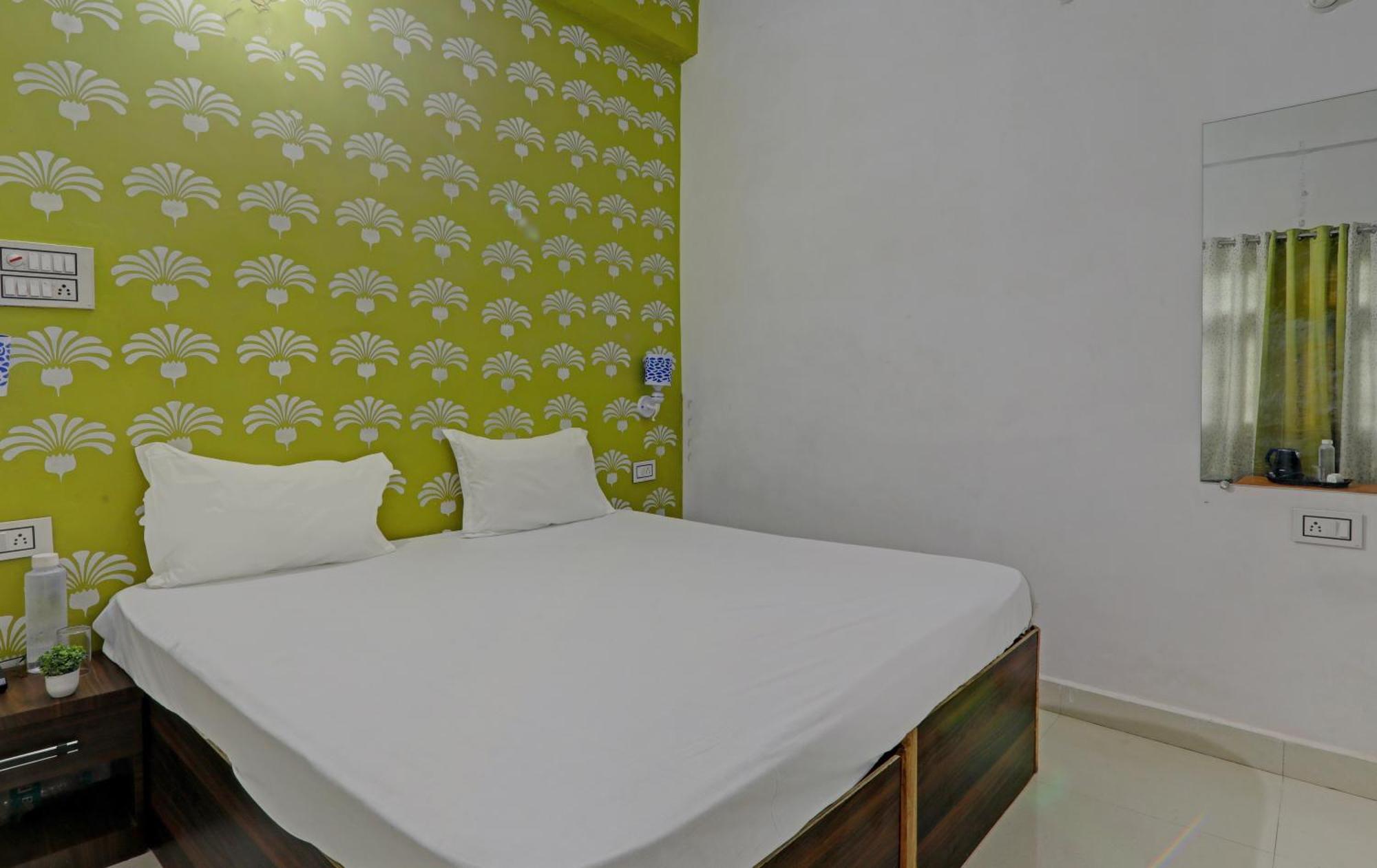 Pura Raghunāth Hotel O Surya Inn מראה חיצוני תמונה