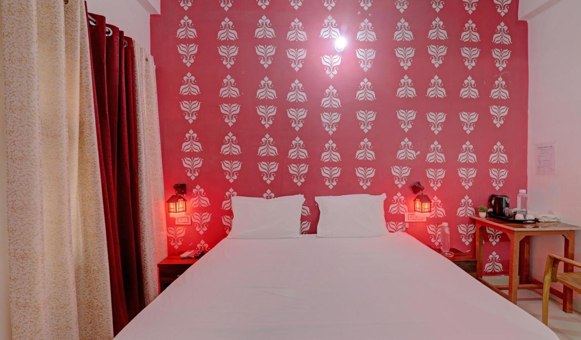 Pura Raghunāth Hotel O Surya Inn מראה חיצוני תמונה