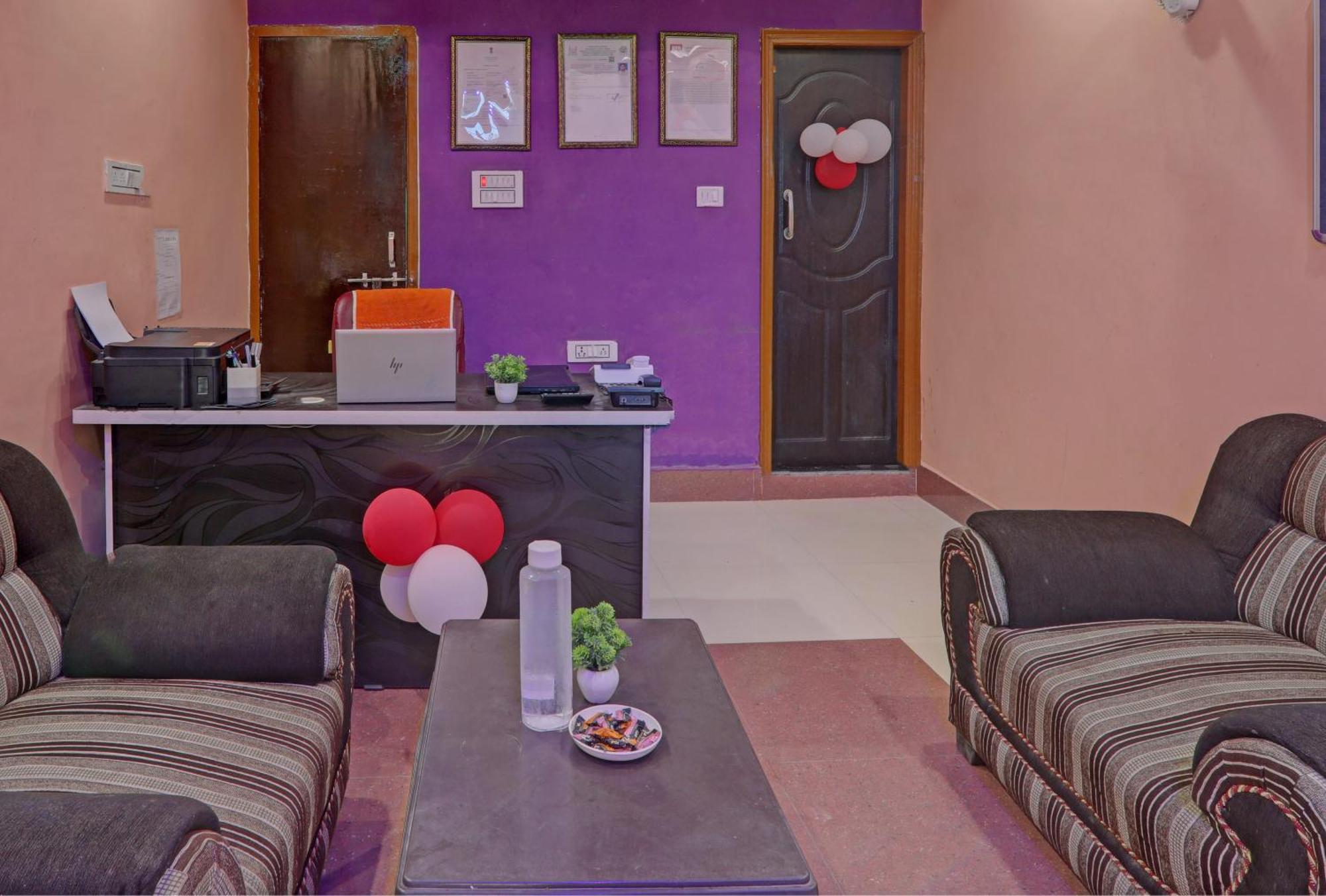 Pura Raghunāth Hotel O Surya Inn מראה חיצוני תמונה